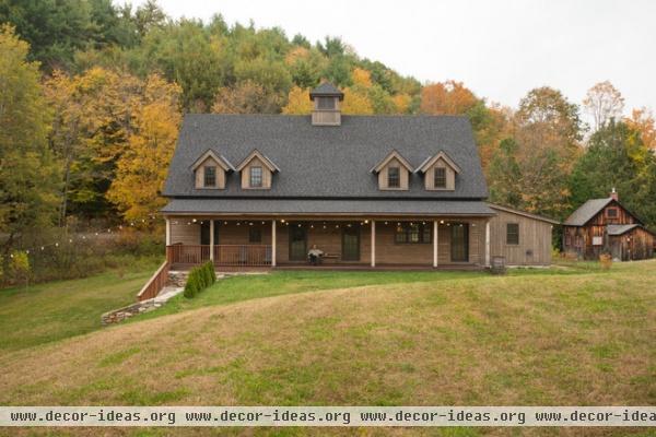 farmhouse exterior by Bensonwood