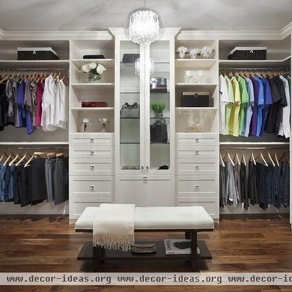 transitional closet by Renin