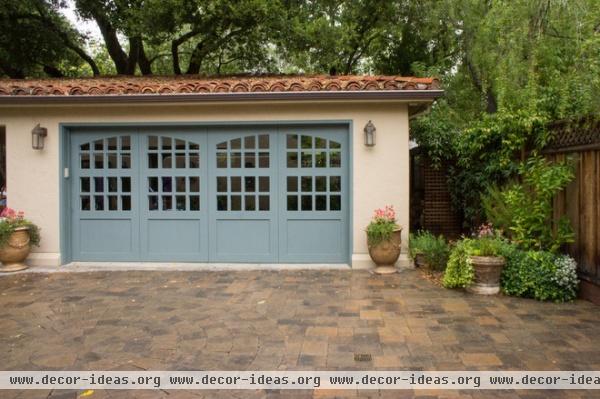 mediterranean garage and shed by Hoi Ning Wong