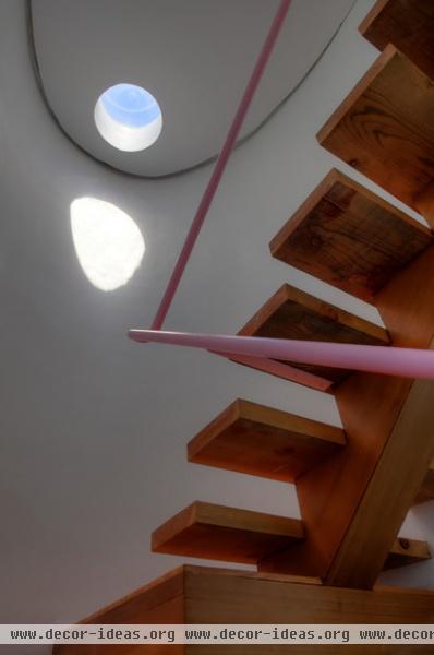 contemporary staircase by David Ling Architect