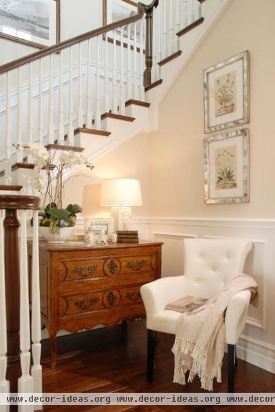 traditional staircase by DTM INTERIORS