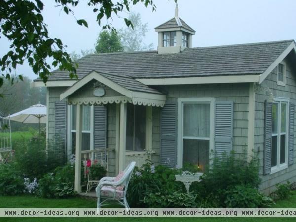 traditional exterior by Aiken House & Gardens