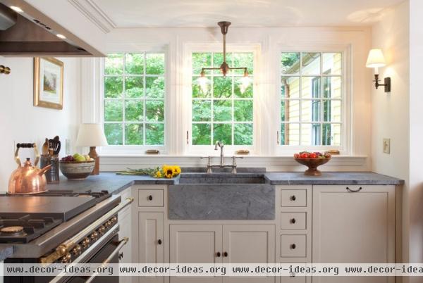 traditional kitchen by Frank Shirley Architects