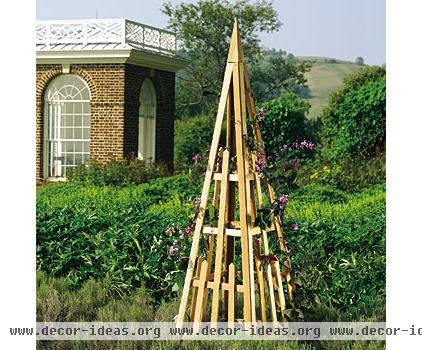 traditional garden sculptures by Monticello