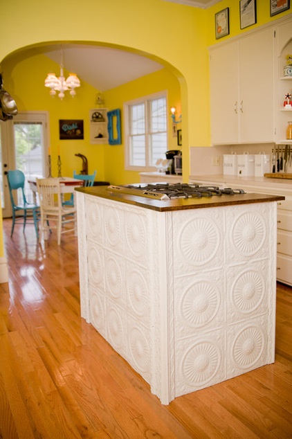 farmhouse kitchen by Amy Clark Studios