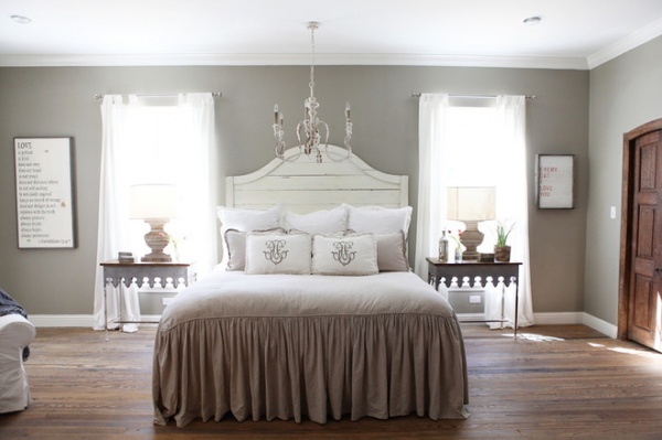 farmhouse bedroom by Magnolia Homes