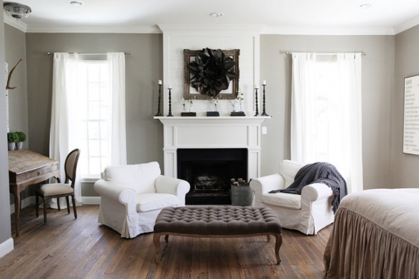 farmhouse bedroom by Magnolia Homes