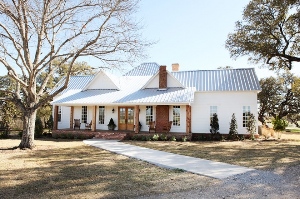 farmhouse exterior by Magnolia Homes