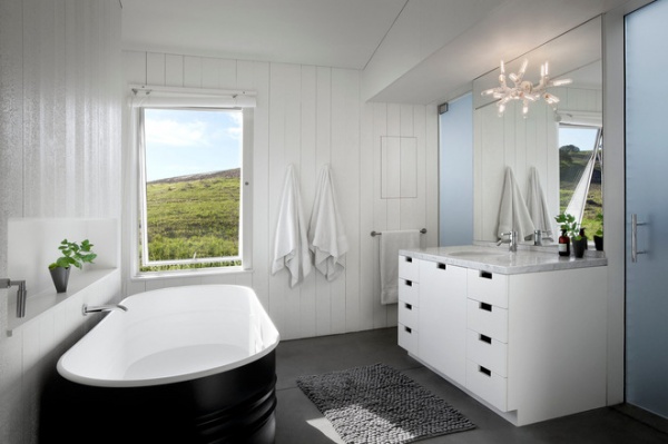 farmhouse bathroom by Turnbull Griffin Haesloop