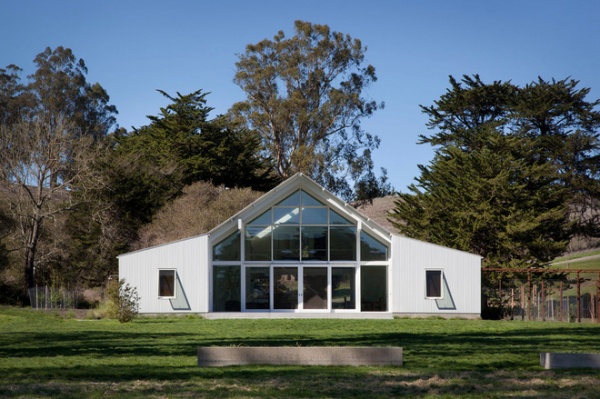 farmhouse exterior by Turnbull Griffin Haesloop