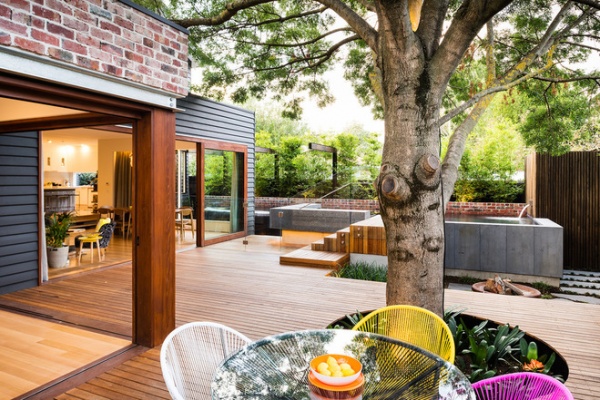 contemporary deck by C.O.S Design