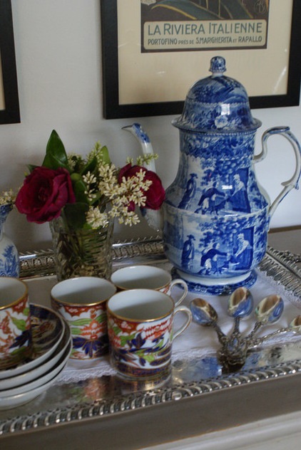 Decorating With Antiques - Ceramics