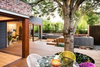 A Melbourne Backyard Entices Everyone Outside