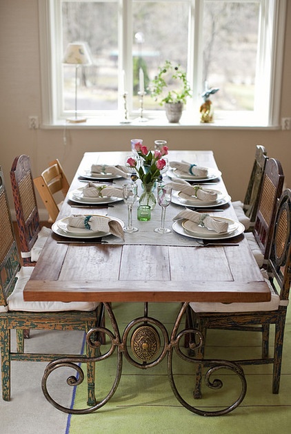 eclectic dining room by Fotograf Lisbet Spörndly