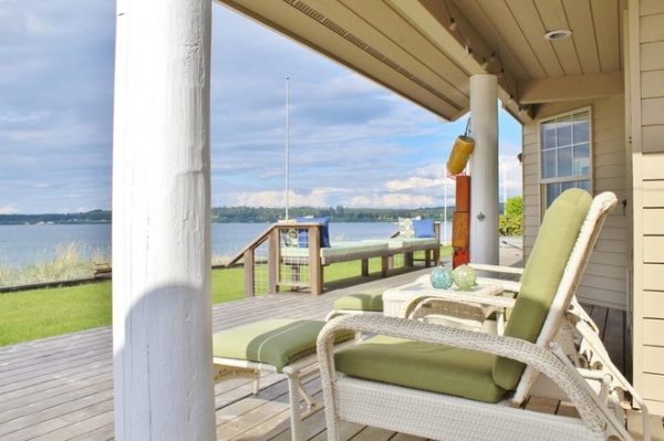 beach style deck by Kimberley Bryan