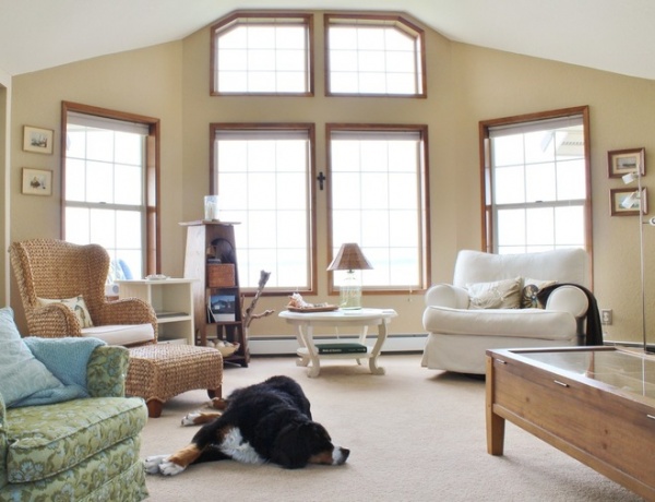 beach style living room by Kimberley Bryan