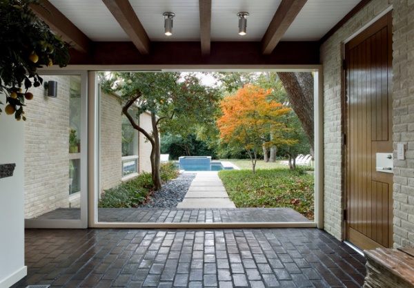 midcentury entry by Bernbaum-Magadini Architects