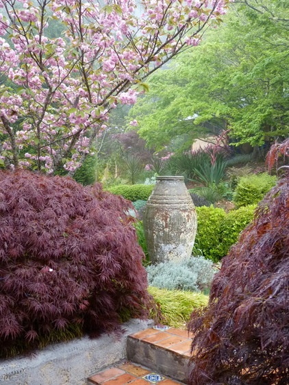 traditional landscape by Arthur Lathouris Garden Designer