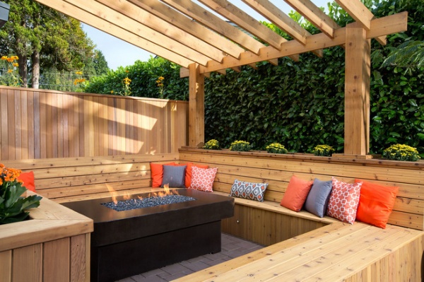 transitional deck by Sarah Gallop Design Inc.