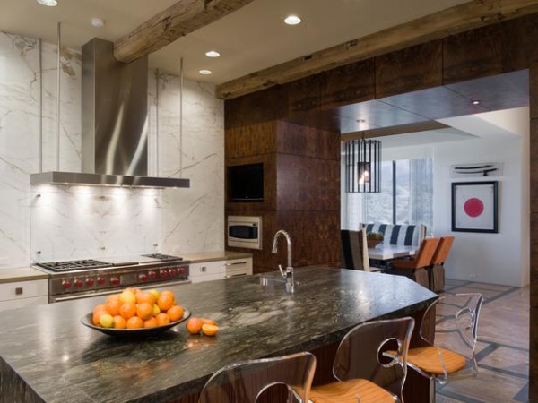 Wood Paneling Adds Warmth to Modern Kitchen : Designers' Portfolio