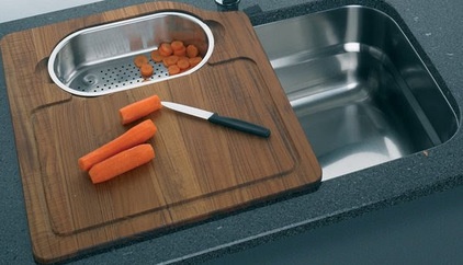 Clever Extras for a Perfectly Personalized Kitchen Sink