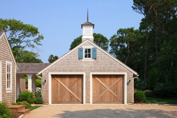 traditional garage and shed by Polhemus Savery DaSilva