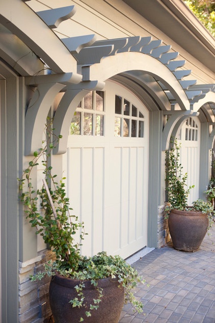 traditional garage and shed by Three River Stone