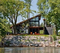 Houzz Tour: Flexing New Design Muscles on a Vermont Lake