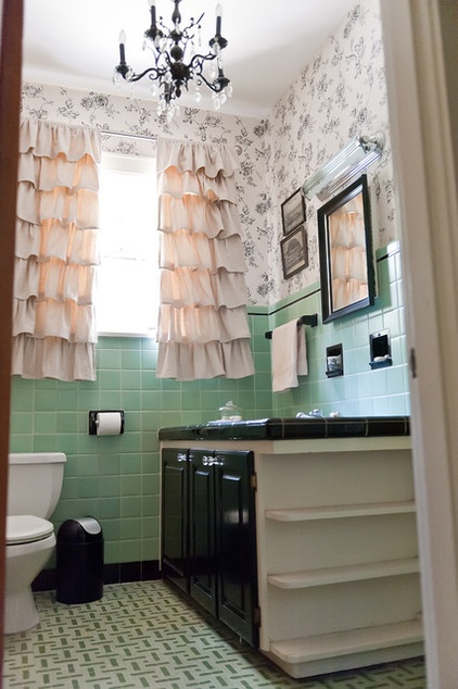 eclectic bathroom by Kristie Barnett, The Decorologist