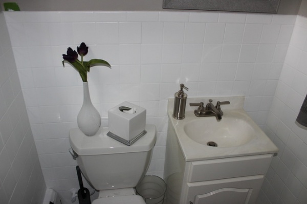 8 Strategies for Sprucing Up an Older Bathroom