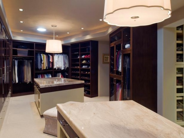 Modern Closet Offers Space, Built-In Storage : Designers' Portfolio