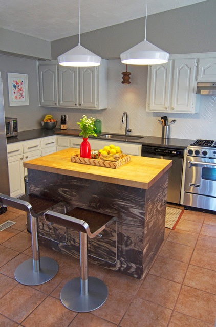 midcentury kitchen by Sarah Greenman