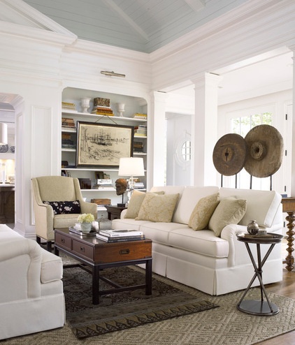 traditional living room In Atlanta Homes with Thomasville Furniture