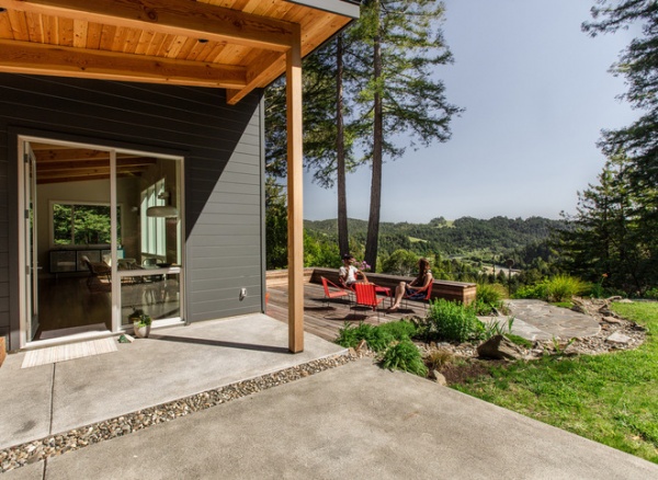 rustic patio by Boor Bridges Architecture