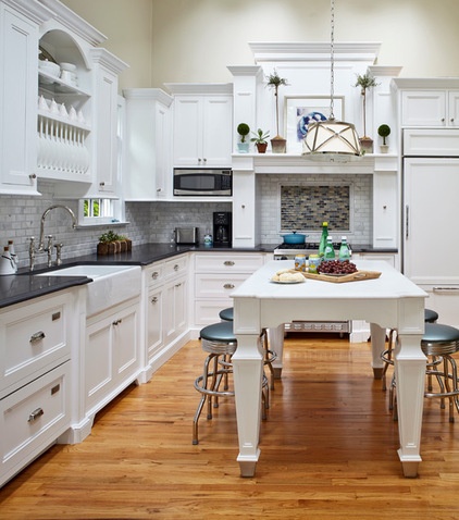 traditional kitchen by Jules Duffy Designs