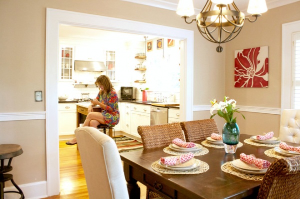 traditional dining room by Mina Brinkey