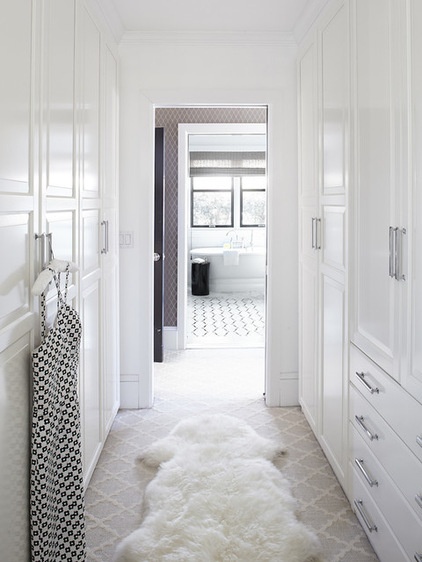 transitional closet by Urrutia Design