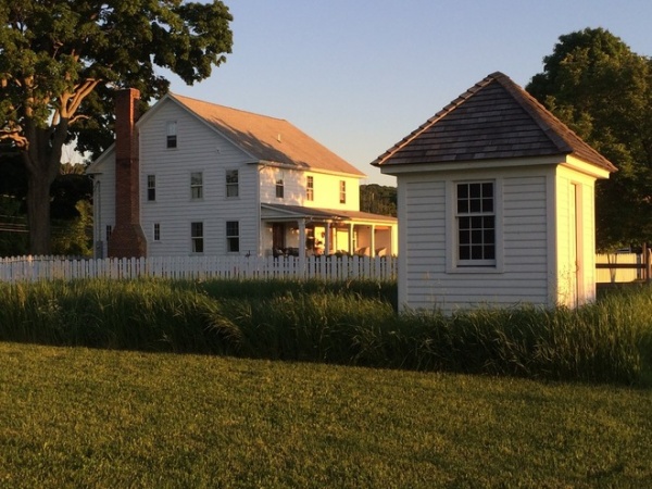 farmhouse exterior by Rafe Churchill: Traditional Houses