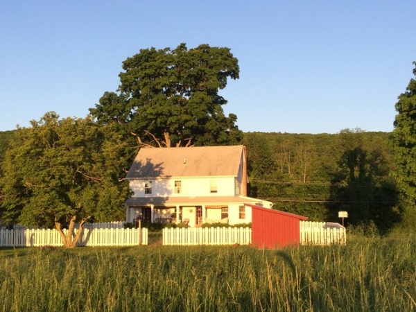 farmhouse exterior by Rafe Churchill: Traditional Houses