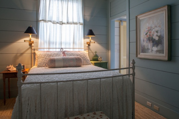 beach style bedroom by Historical Concepts