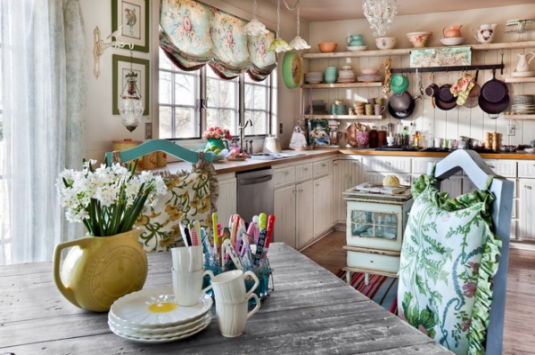 farmhouse kitchen by Bill Mathews Photographer, Inc