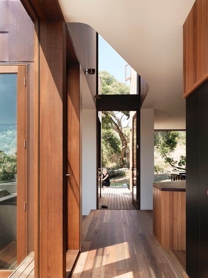 contemporary entry by Auhaus Architecture