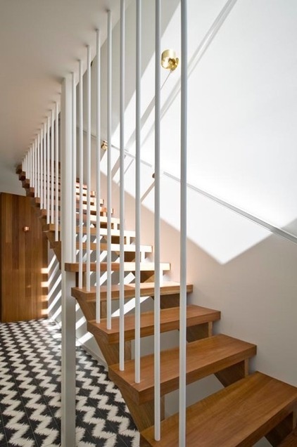 contemporary staircase by Auhaus Architecture