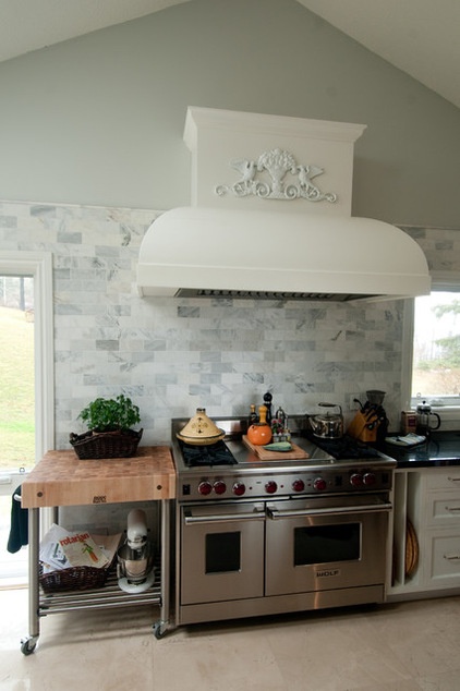 traditional kitchen by Shannon Cabinetry