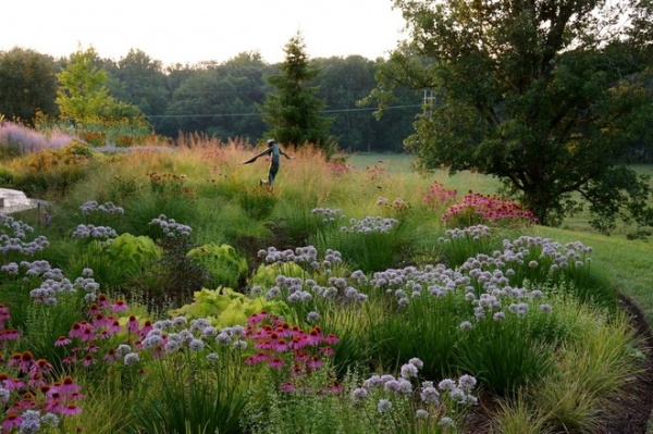 contemporary landscape by Adam Woodruff + Associates, Garden Artisans