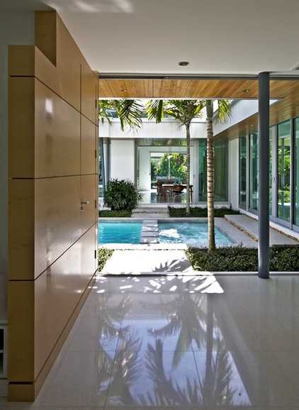 modern patio by Balfoort Architecture, Inc.