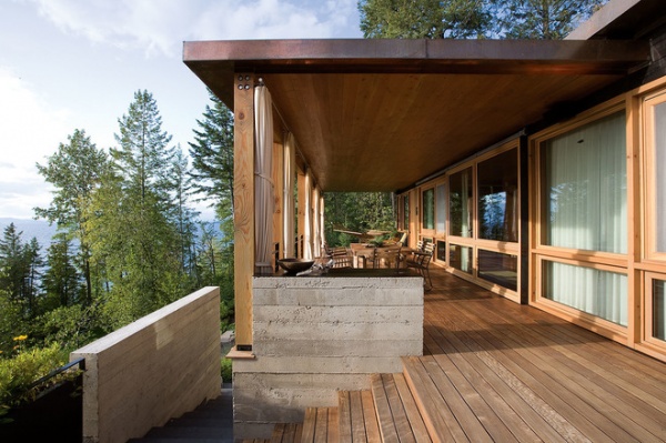 rustic deck by Andersson-Wise Architects