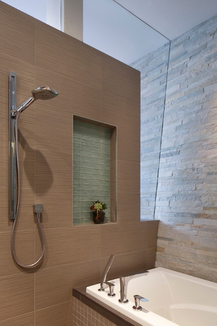 bathroom by McElroy Architecture, AIA