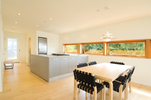 contemporary dining room by Robert Hutchison Architecture