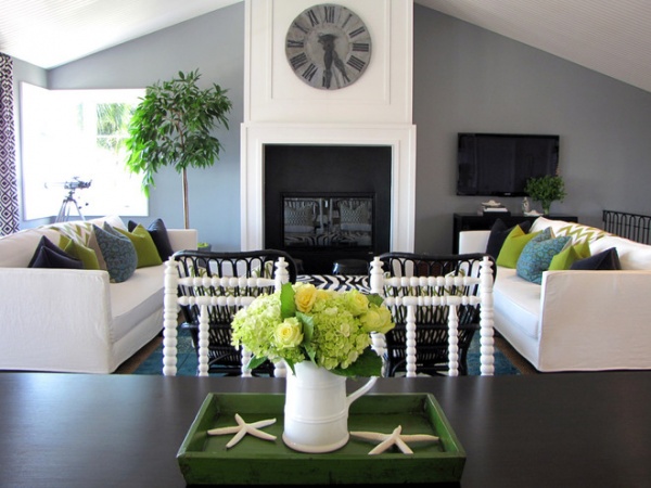 beach style living room by Tara Bussema - Neat Organization and Design